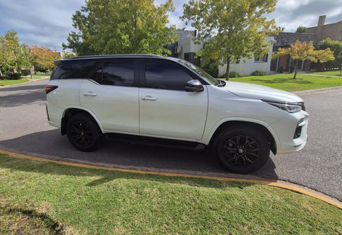 Toyota Hilux SW4 2.8 Tdi Gr-s 4x4 7as 6at