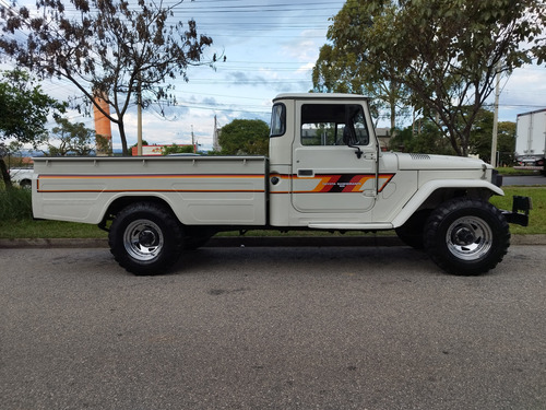 Toyota Bandeirantes 4x4 Diesel