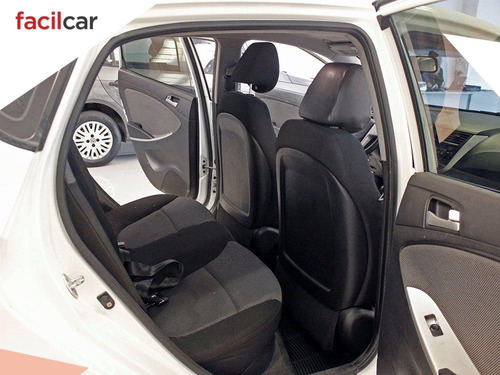 Imagen 16 de 21 de Hyundai Accent 125 1.4 2012 Excelente!!