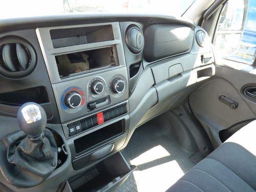 Imagem 8 de 9 de Iveco 35s14 Ano 2015 Chassi