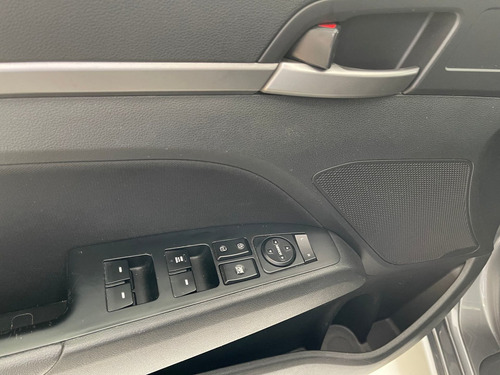 Imagen 3 de 15 de Hyundai Elantra 2018 2.0 Gls Premium At