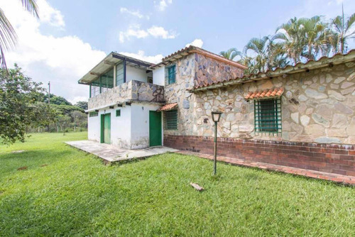 Casa Con Terreno En Venta Barrera Edo Carabobo(lz)