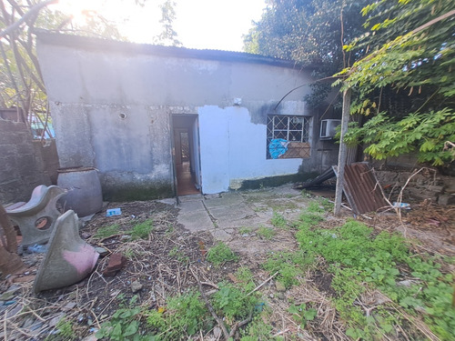La Teja......oportunidad , Terreno Amplio, Casa Comoda , Fondo , Lugar X Mas De Un Auto !!