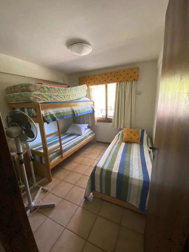 Apartamento De 3 Dormitorios En Venta- Punta Del Este