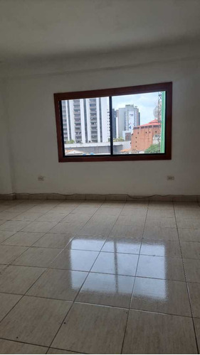 Alquiler/oficina/bello Monte/50m2