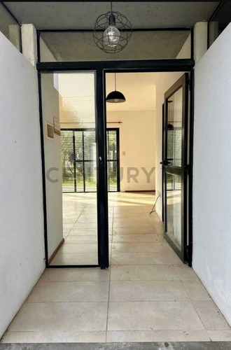 Casa En Alquiler, La Emilia, City Bell