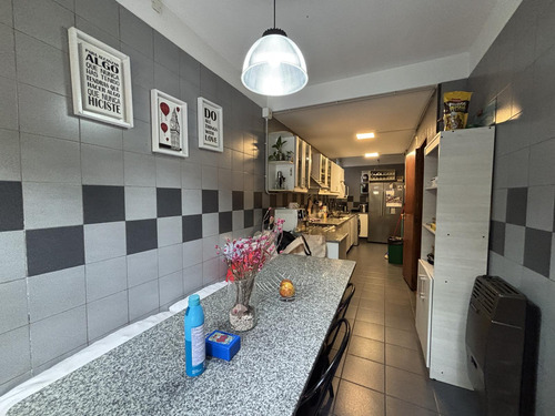 Casa En Venta De 3 Dormitorios En Bajo De San Isidro