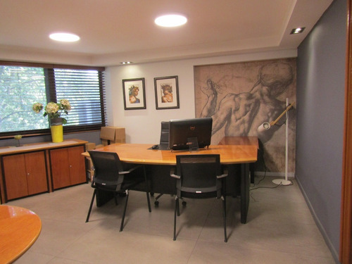 Amplia E Impecable Oficina En Av. Providencia (303m2).