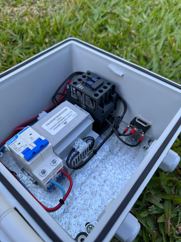 Tablero Automático De Tanque 24v Con Termica Y Flotante