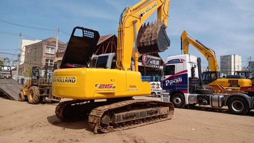Escavadeira New Holland E215b 2011/12 11.305 Hs* Ar* Repasse
