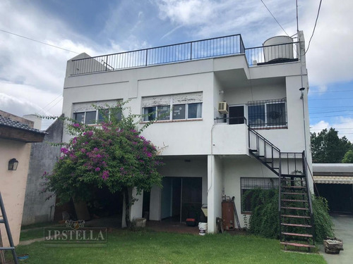 Imagen 2 de 17 de Casas 5 Ambientes - C/cochera - Lote 10x36.50 - 291 M² Cub. - San Justo