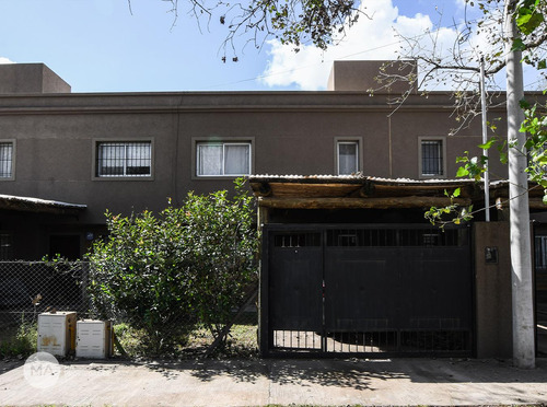 Casa 3 Dormitorios 220 M2-juan D. Perón 379-funes | Venta