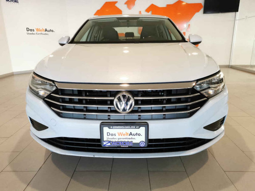 Imagen 3 de 15 de Volkswagen Jetta 2019 4p Trendline L4/1.4/t Man