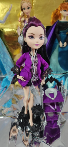 Mattel Ever After High Raven Queen Getting Fairest (Usado)