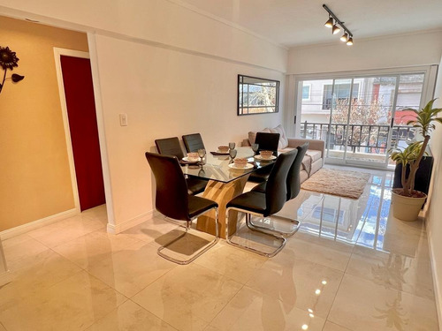 Excelente Departamento De 3 Ambientes A La Calle Con Balcón Saliente, Patio Y Parrilla, Todo A Nuevo, 74 M2, En Inmejorable Ubicación