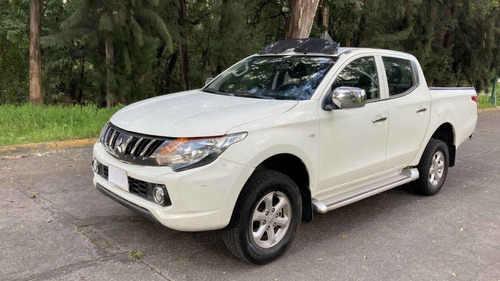 Imagen 1 de 15 de Mitsubishi L200 2017 4p Doble L4/2.5/t Diesel Man 4x4