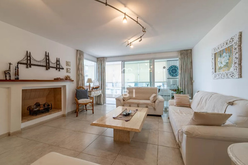 Apartamento En Playa Brava, 3 Dormitorios. - Torre Nueva York - Ref : Pbi3217