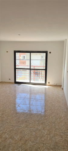Imagen 2 de 16 de Departamento 3 Ambientes A Estrenar Con Balcón Al Frente!