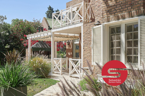 Casa Venta Fisherton 4 Dormitorios Pileta Jardin 2 Plantas