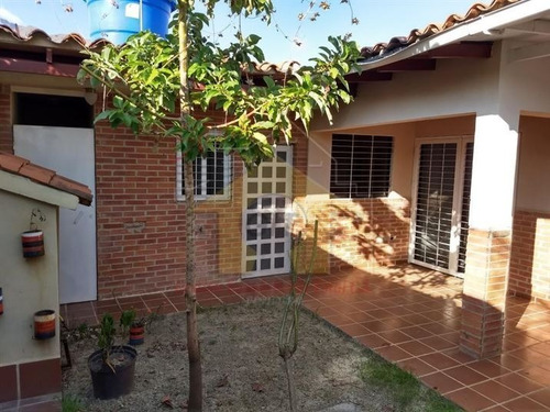Imagen 6 de 7 de Townhouse En Venta En La Cumaca
