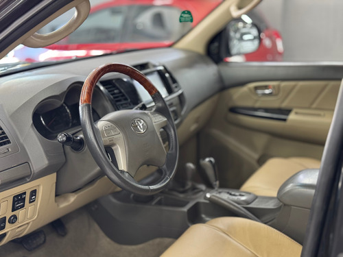 Toyota Hilux SW4 3.0 Srv 5l 4x4 Aut. 5p