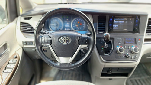 Toyota Sienna 3.5 Xle At