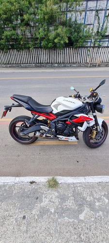 Imagem 1 de 4 de Triumph Street Triple