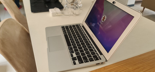 Macbook Air 11 Pulgadas 2015 (Usado)