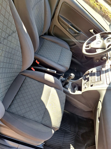 Volkswagen Suran 1.6 Comfortline 101cv