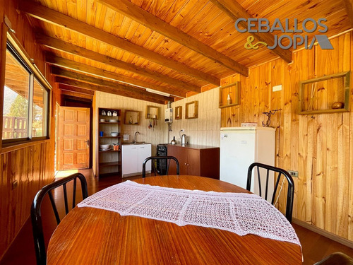 Casa En Venta De 4 Dorm. En Olmué