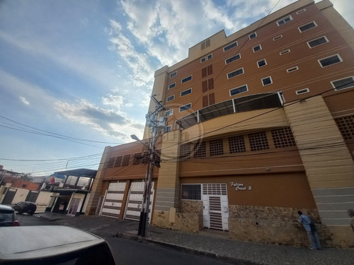 Se Vende Comodo Apartamento Ubicado En La Urb El Bosque, 007jsc