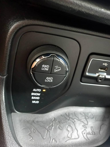 Imagem 13 de 15 de Jeep Renegade Longitude 4x4 Diesel Automatica