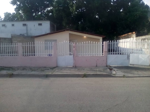 Imagen 9 de 12 de Se Vende Casa Con Buen Terreno La Mejor Zona Del Limon Potencial A Contruir 04243785803