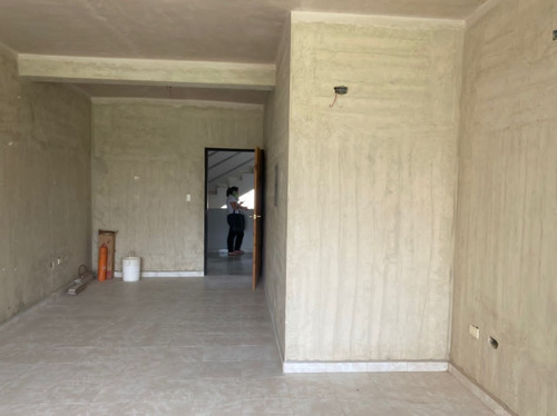 Imagen 7 de 9 de Noreida Delgado +58 414-1431887 / Apartamento En Venta Sevilla Real, Sabana Larga Valencia.