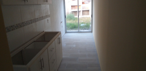 Alquiler Anual, Estrene, 50m Del Mar, 3 Dorm, 2 Baños, Patio