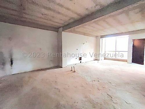 Espectacular Oficina En Venta, Ubicada En La Zona Norte De La Ciudad De Maracay, La Arboleada. Ideal Para Comenzar O Expandir Tu Negocio 24-1270 Irrr