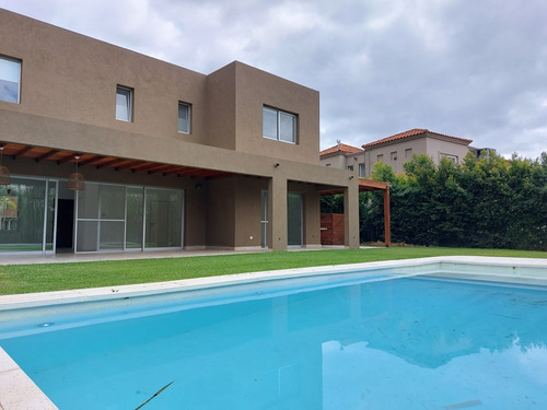 Casa En Venta Ubicado En Barbarita, General Pacheco, Tigre
