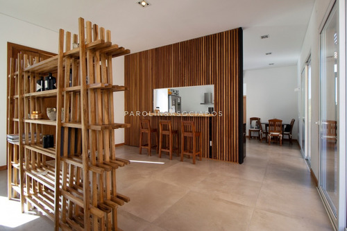 Hermosa Casa En Barrio Laguna Escondida- Ref: 3121