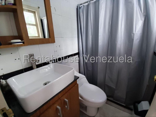 Estupenda ,amplia Y Ventilada Casa De 2 Niveles , En Venta Ubicada En La California Sur 25-17337