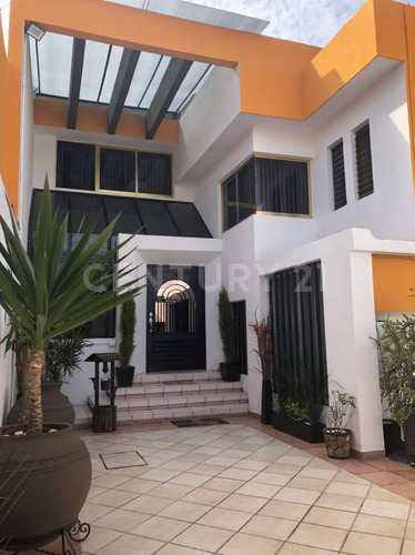 Casa En Venta, Villas Del Sur, Queretaro