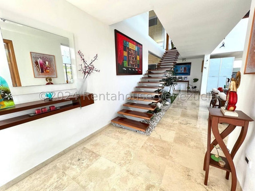 Se Ofrece En Alquiler Extraordinaria Y Hermosa Casa Quinta Ubicada En Lomas De La Lagunita