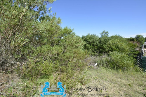 Venta Lote Exclusivo Costa Esmeralda Barrio Isla Del Golf, - Fondos Cancha De Golf