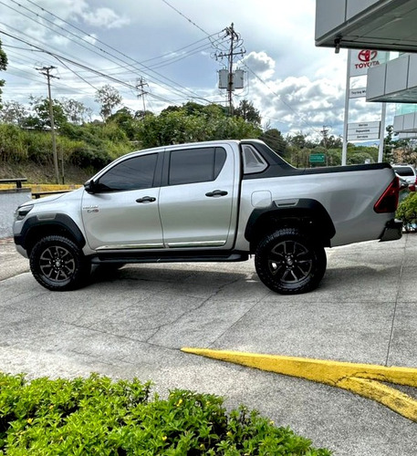Toyota Hilux Turbo Diesel Adventure