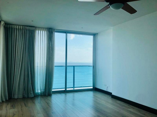 Venta De Apartamento En Ph Bayside, Costa Del Este 21-396