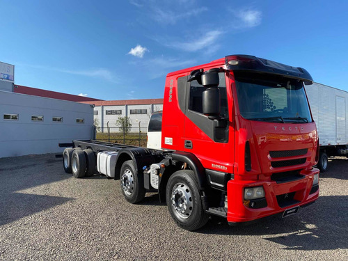 Imagem 3 de 9 de Iveco 240e28 Ano 2013 Cummins Leito 8x2 Bitruck N 2428 24250