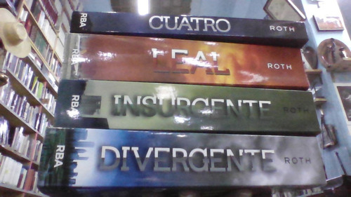 Saga  Divergente 4 Tomos : Divergente Insurgente Leal Cuatro