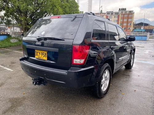 Jeep Grand Cherokee 3.7 LAREDO AT 4X4