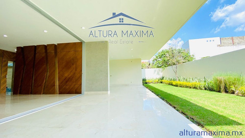 Lujosa Residencia En Venta Condominio Bosque De Los Lagos Zapopan