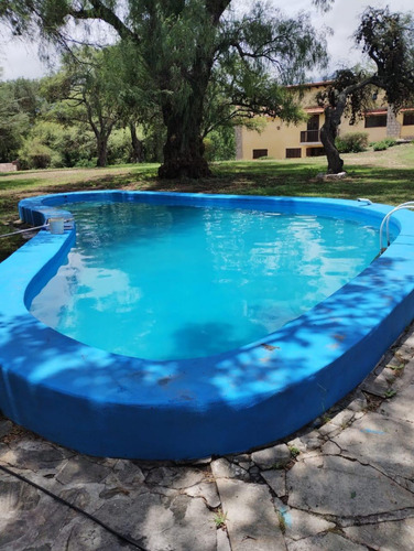 Imponente Chalet 2 Plantas Amplio Parque, 2 Piscinas Y Casa Casero En Las Calles