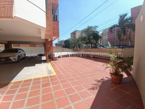 Gisselle Lobo Alquila Confortable Apartamento Al Este De Barquisimeto, Piso Bajo, Acceso A Centro Comercial Sambil Y Paris, - 2 4 2 2 2 2 9- Churuata, Parrillera, Gimnasio, Salon De Fiesta, Vigilancia